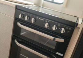 Avante 520 Thetford oven.hob.grill