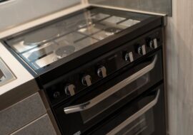 Crusader Tempest Thetford dual fuel hob. oven. grill.