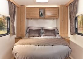 Phoenix GT75 640 bedroom in day model